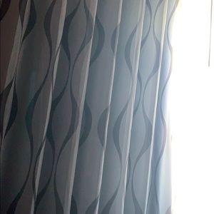 Meet your Posher, Hinge